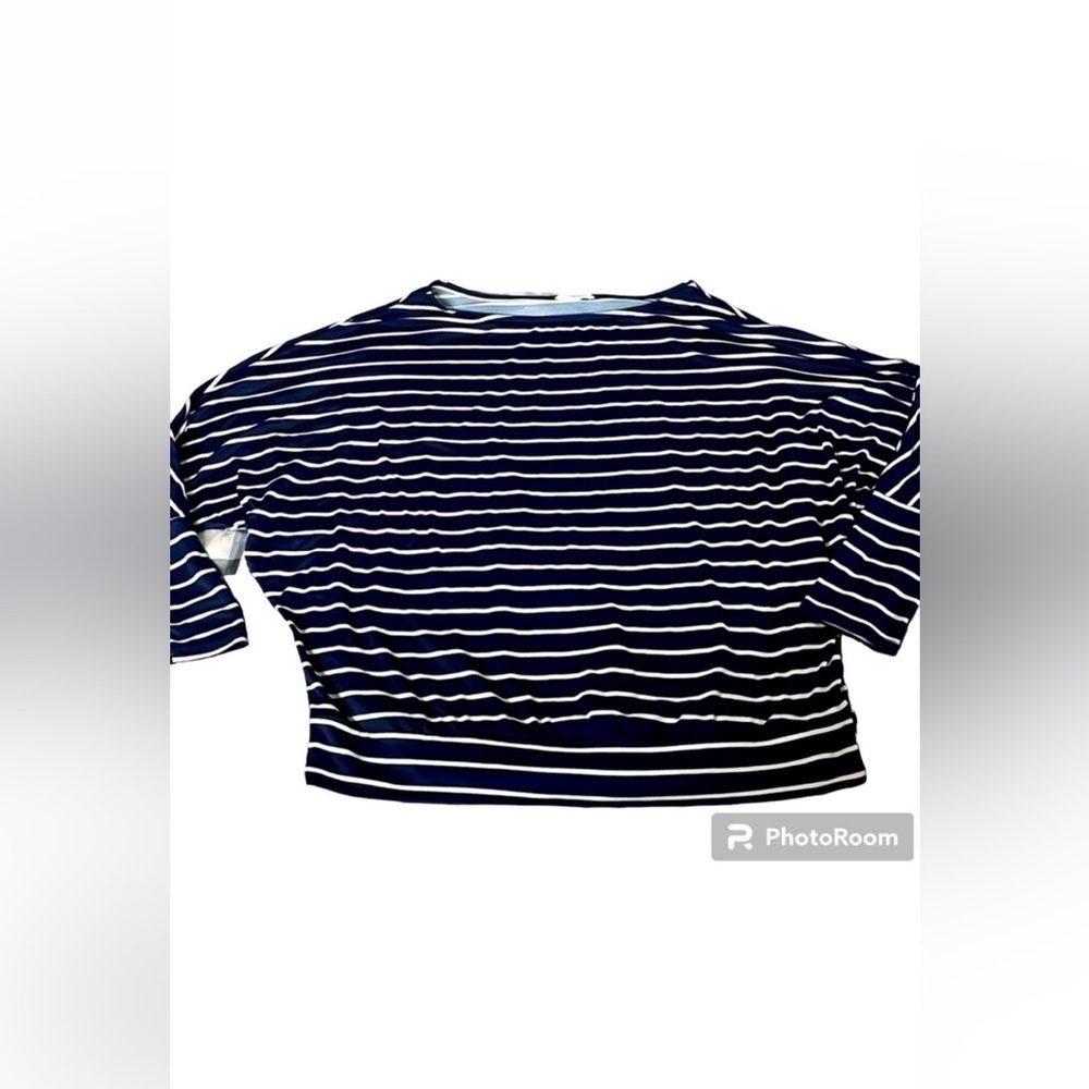 Size Large Dolman Sleeved Striped Black And White Top